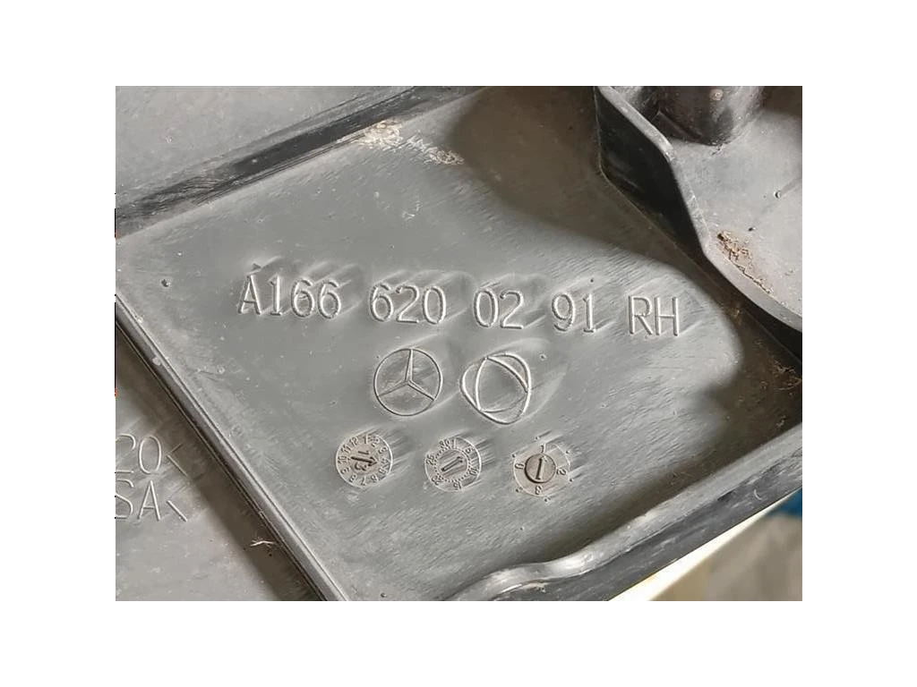 Supporto Proiettore DX A1666200291 DIFETTO IN FOTO Mercedes Classe ML W166 2012