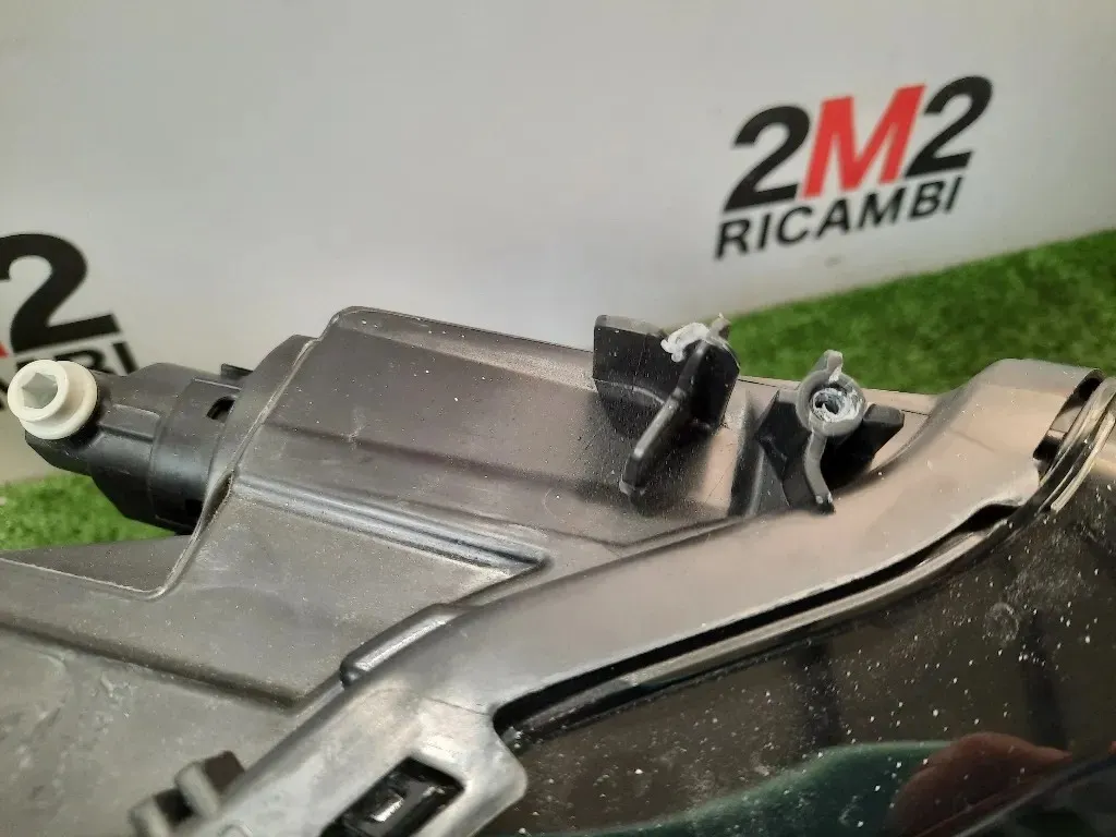 Proiettore ANT DX 9833036180 FANALE PROIETTORE ANT DX Peugeot 208 I 2015