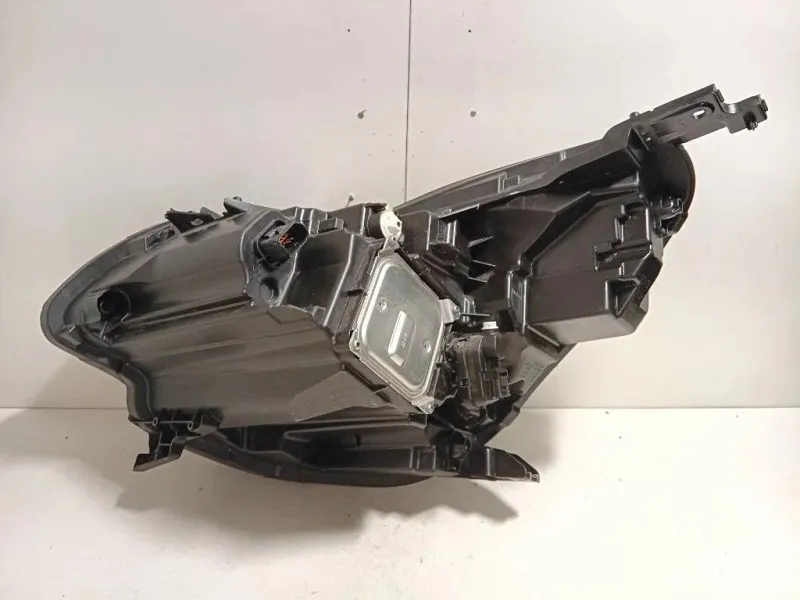 Proiettore ANT DX 260104900R Renault Captur I 2017