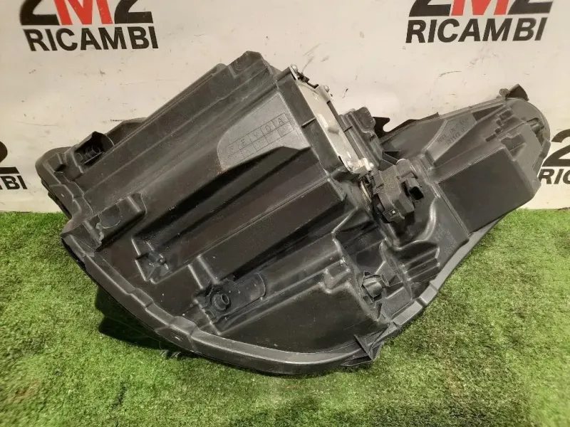 Proiettore ANT DX 260104525R Renault Captur II 2019