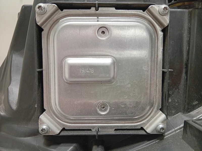 Proiettore ANT DX 260108676R Renault CLIO IV 2013