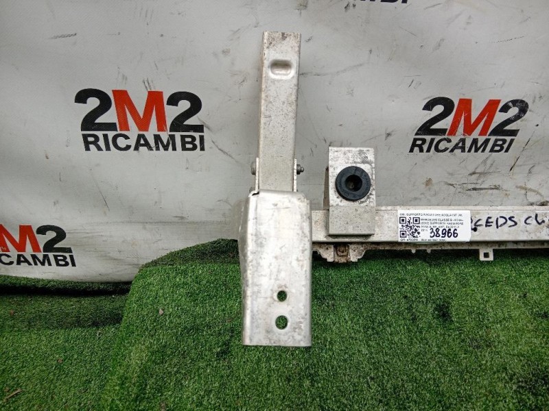 Supporto Radiatore Acqua INF ANT SUPPORTO RADIATORE ACQUA INF ANT Mercedes Classe B W246 2012