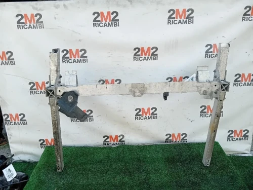 Supporto Radiatore Acqua SUP ANT SUPPORTO RADIATORE ACQUA SUP ANT Mercedes Classe B W246 2012