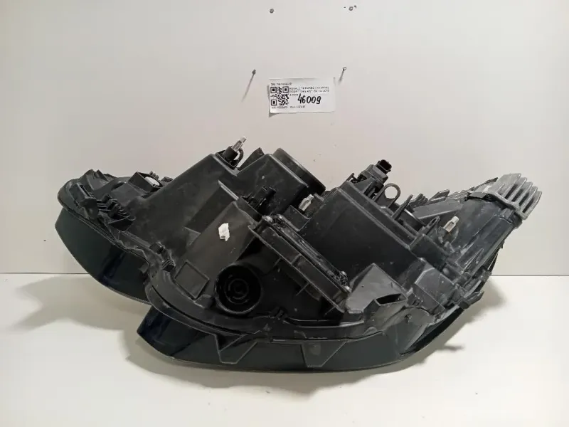 Proiettore ANT DX 260100663R DIFETTI IN FOTO Renault Mégane IV 2016