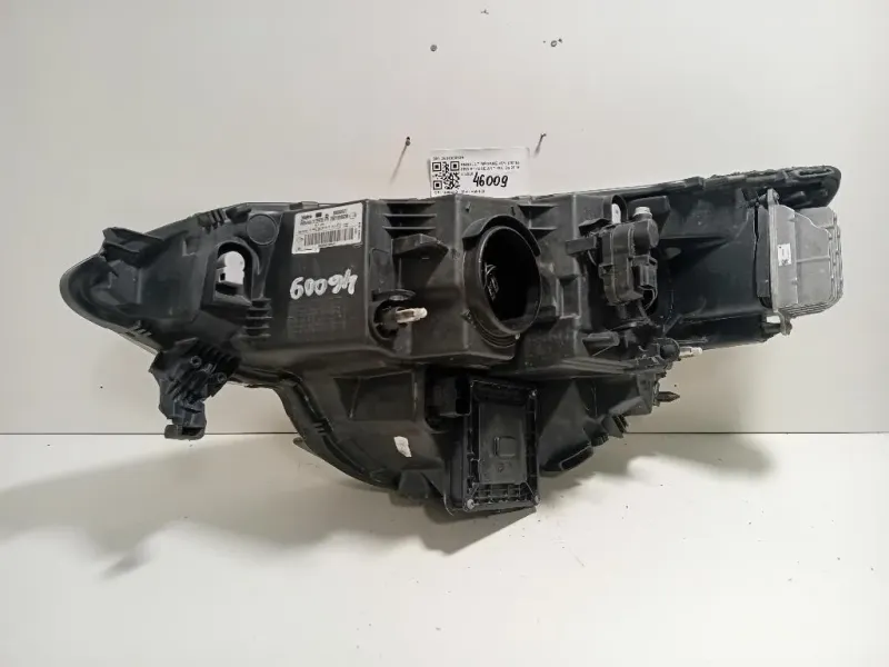 Proiettore ANT DX 260100663R DIFETTI IN FOTO Renault Mégane IV 2016