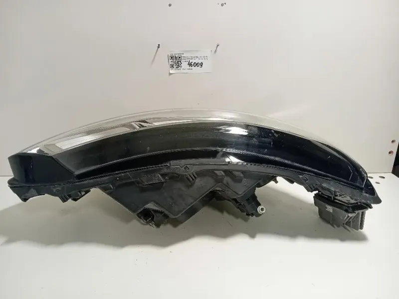 Proiettore ANT DX 260100663R DIFETTI IN FOTO Renault Mégane IV 2016