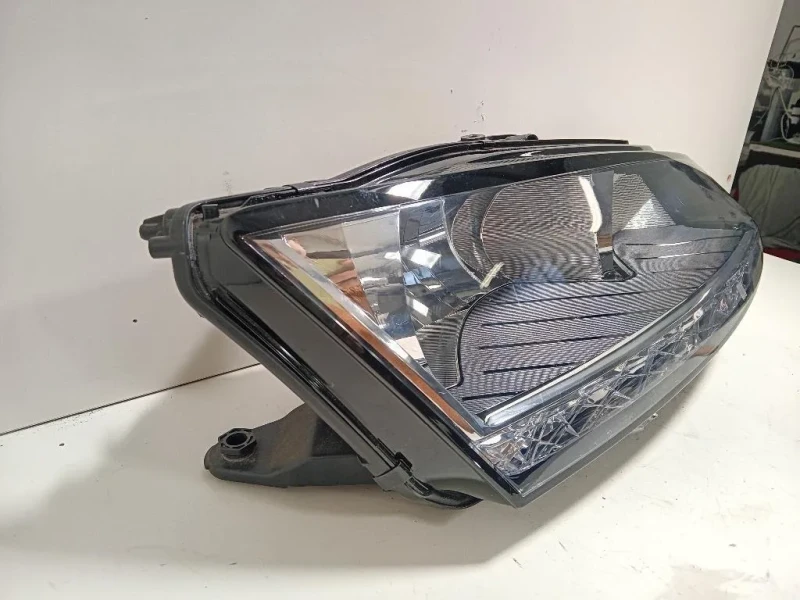 Proiettore ANT DX 6V1941016D 6V2941016D Skoda Fabia NJ3 2018