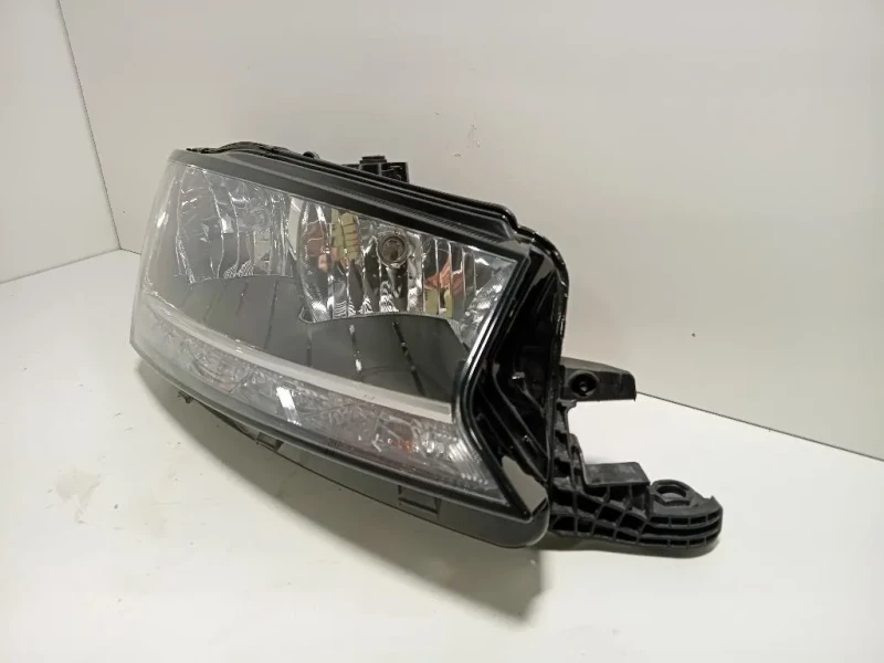 Proiettore ANT DX 6V1941016D 6V2941016D Skoda Fabia NJ3 2018