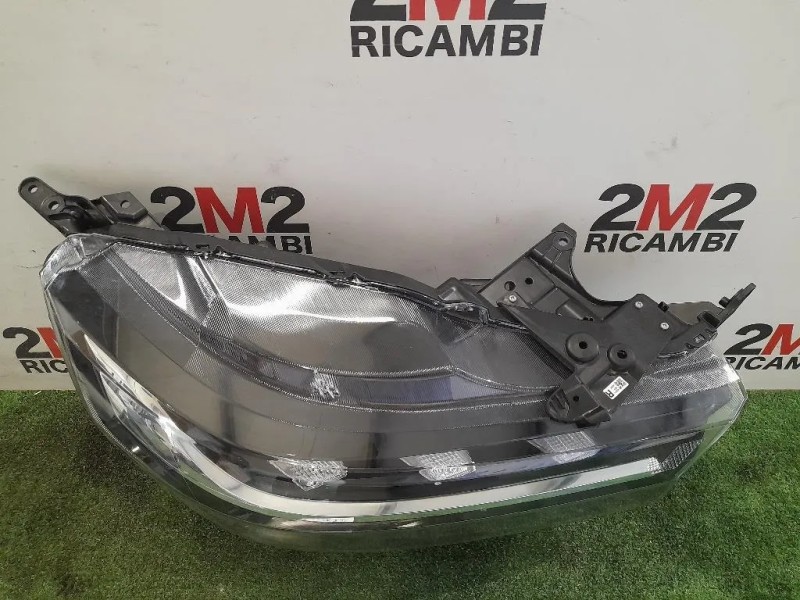 Proiettore ANT DX  Suzuki SX4 S-cross 2016