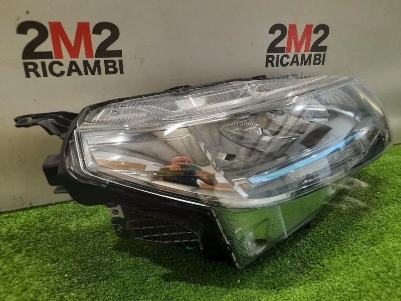 Proiettore ANT DX 100-7R016 Suzuki Vitara II 2018