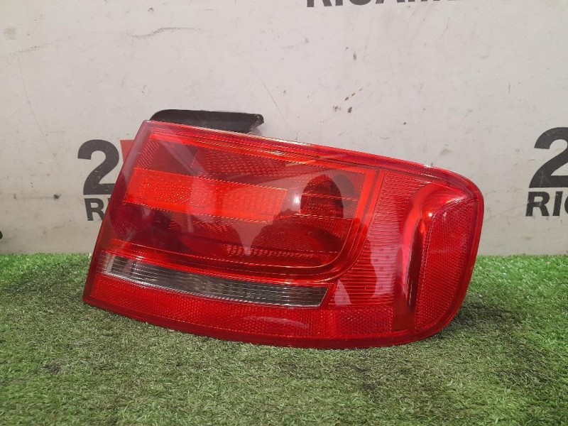 Fanale EST POST DX 8K5945096D Audi A4 8K2 2008