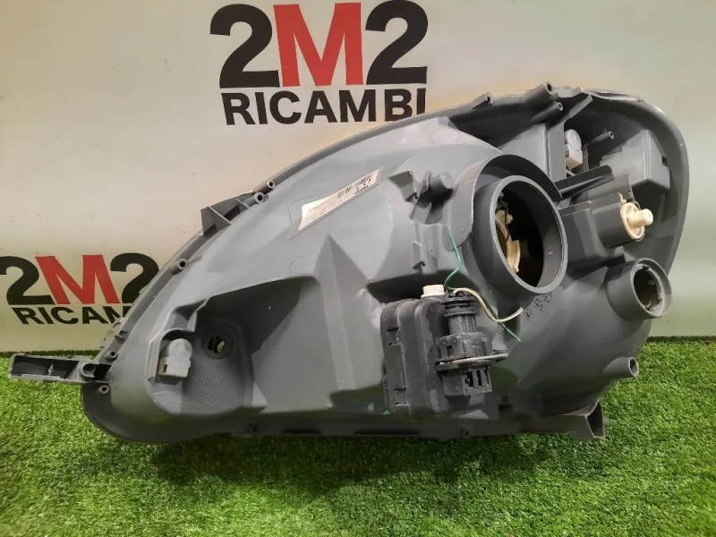 Proiettore ANT DX 811100D08000 Toyota Yaris France II 2006