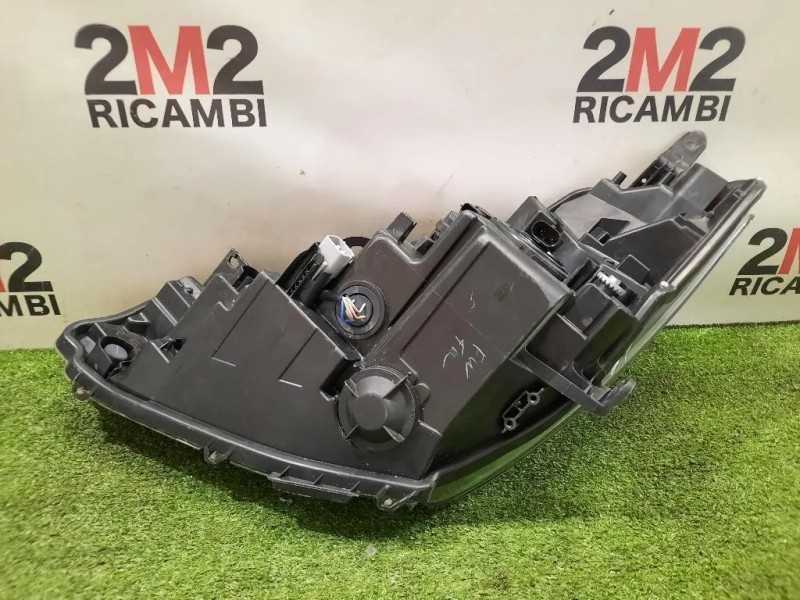 Proiettore ANT DX  Toyota Yaris IV 2017