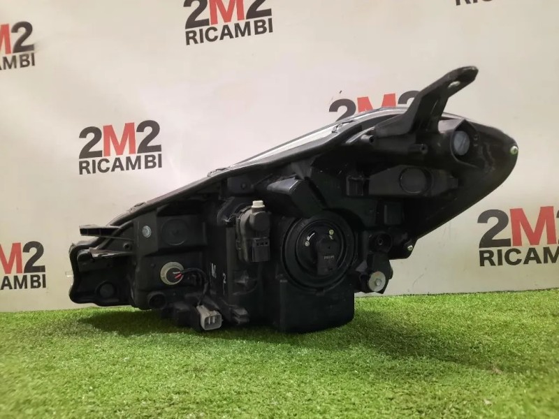 Proiettore ANT DX  Toyota Yaris IV 2017