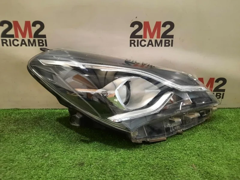 Proiettore ANT DX Toyota Yaris IV 2017