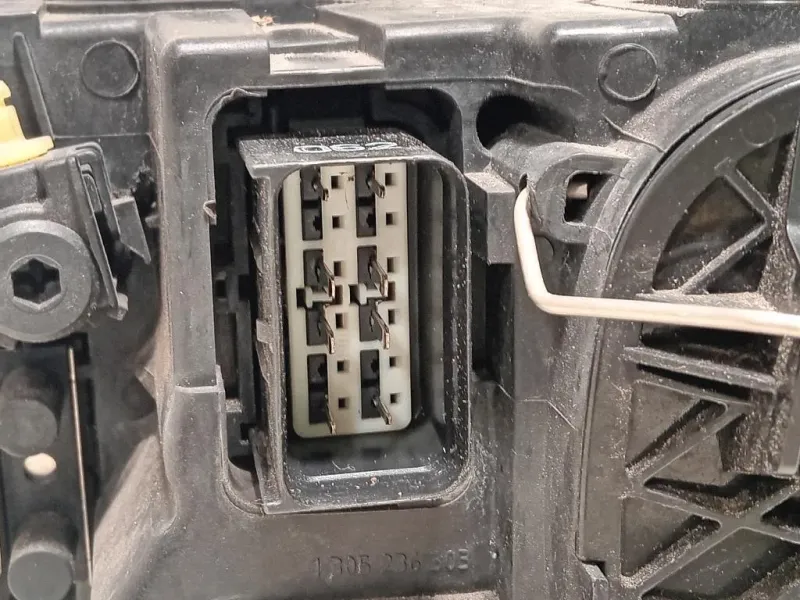 Proiettore ANT DX 31299590 Volvo V50 2004