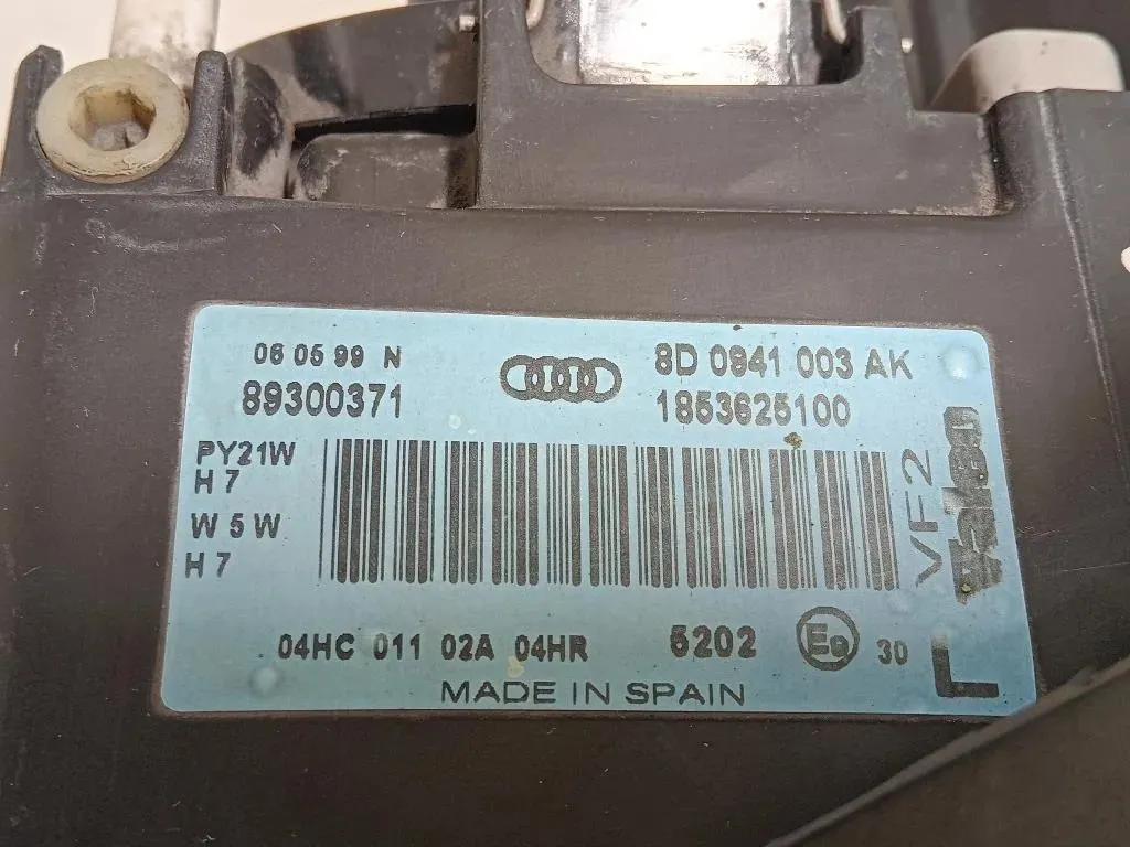 Proiettore ANT SX 8D 0941 003 AK Audi A4 8D5 Avant 1995