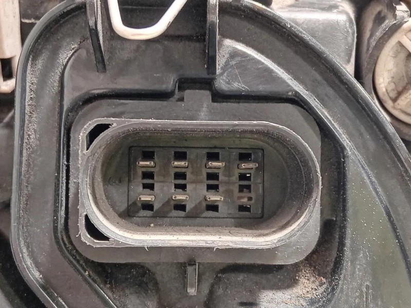 Proiettore ANT SX 8D 0941 003 AK Audi A4 8D5 Avant 1995