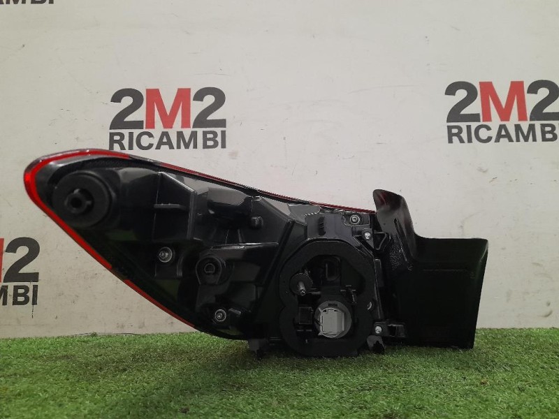 Fanale EST POST DX 9846766680 Opel Grandland X 2017