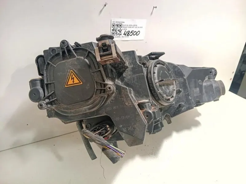 Proiettore ANT SX 8W0941005A Audi A4 8W2 2015