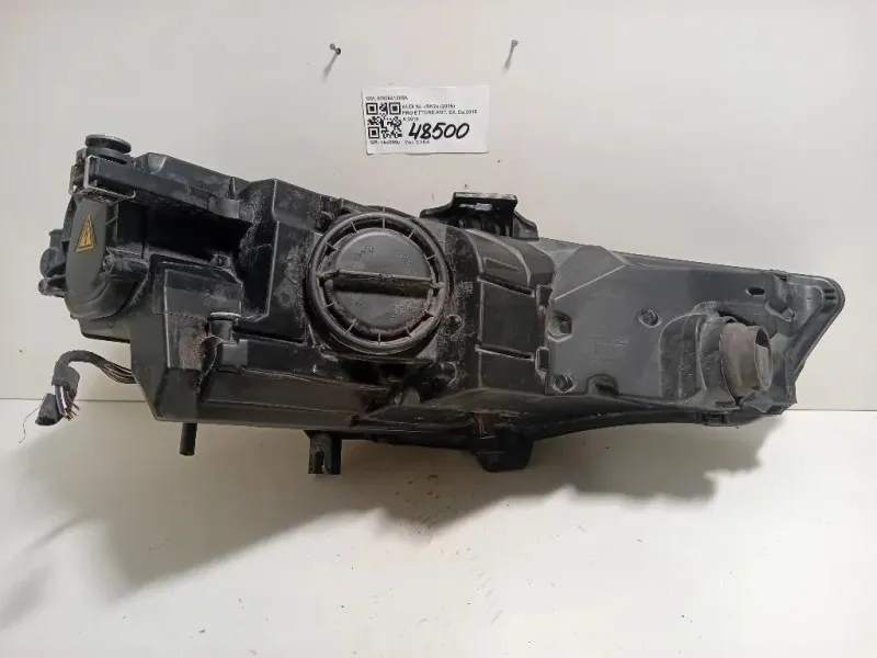 Proiettore ANT SX 8W0941005A Audi A4 8W2 2015