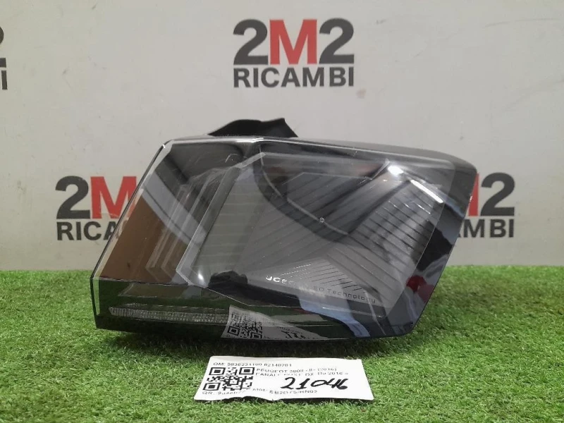 Fanale EST POST DX 9836231180 82140201 Peugeot 3008 II 2016