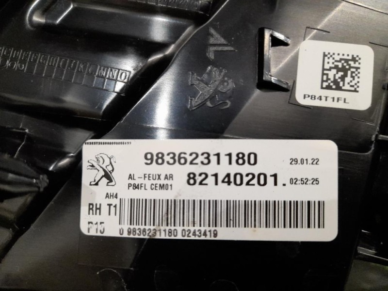 Fanale EST POST DX 9836231180 82140201 Peugeot 3008 II 2016