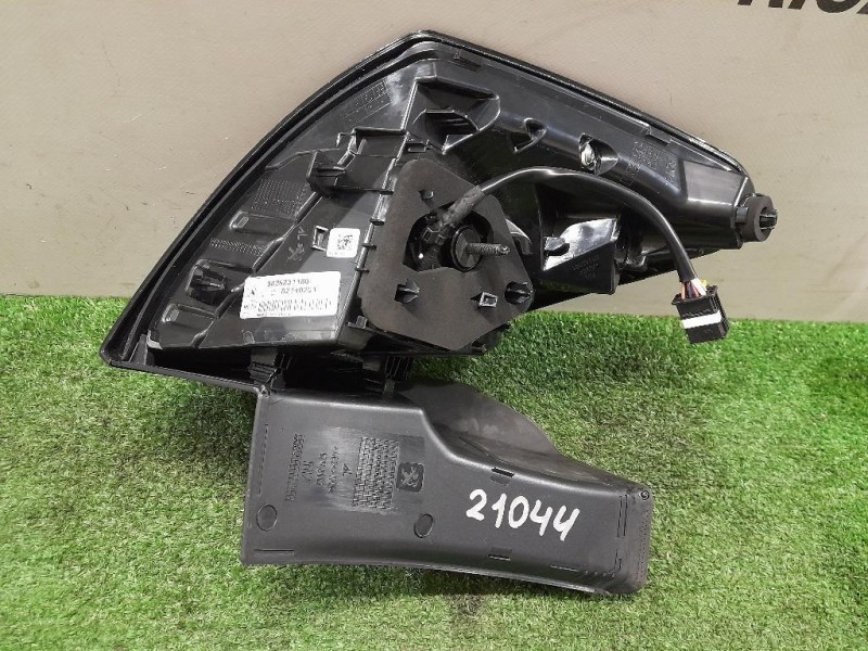 Fanale EST POST DX 9836231180 82140201 Peugeot 3008 II 2016