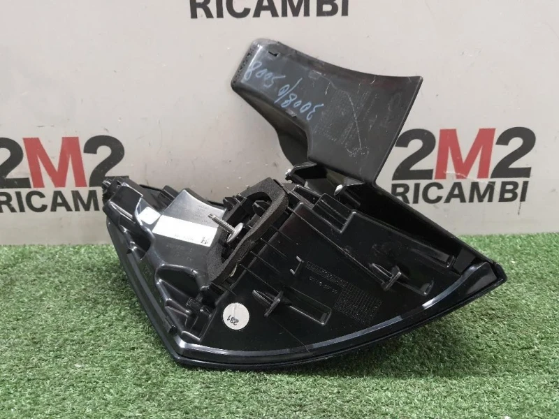 Fanale EST POST DX 9810477080 Peugeot 3008 II 2016