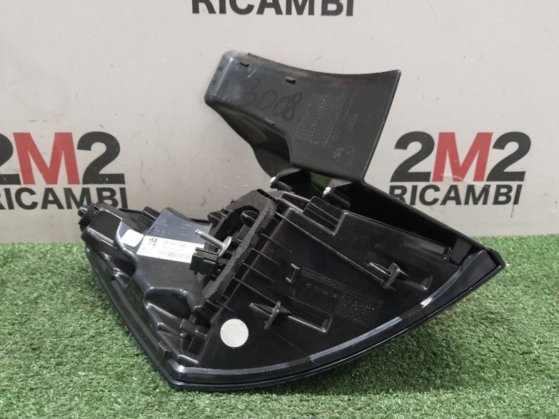 Fanale EST POST DX 9810477080 Peugeot 3008 II 2016