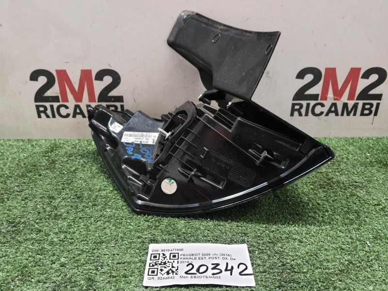 Fanale EST POST DX 9810477080 Peugeot 3008 II 2016