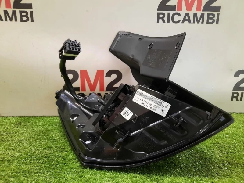 Fanale EST POST DX 9836231180 82140201 Peugeot 3008 II 2016