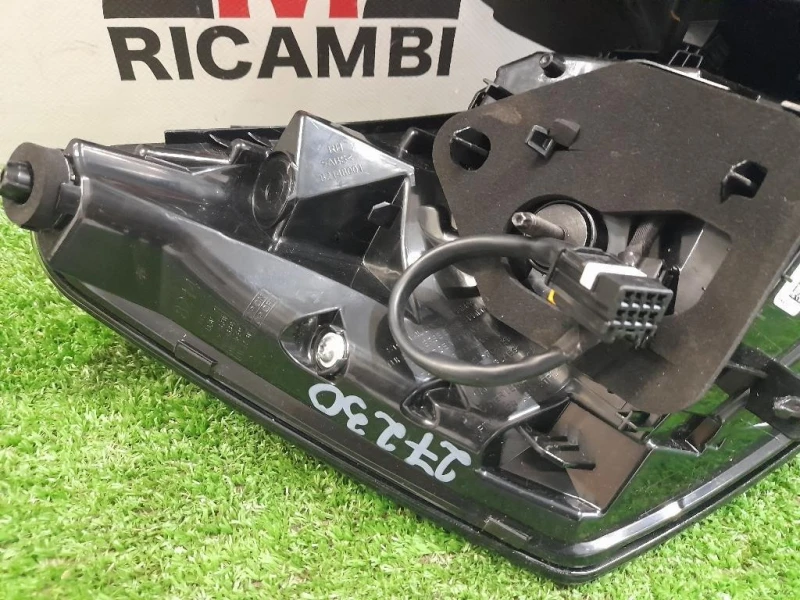 Fanale EST POST DX 9836231180 Peugeot 3008 II 2020