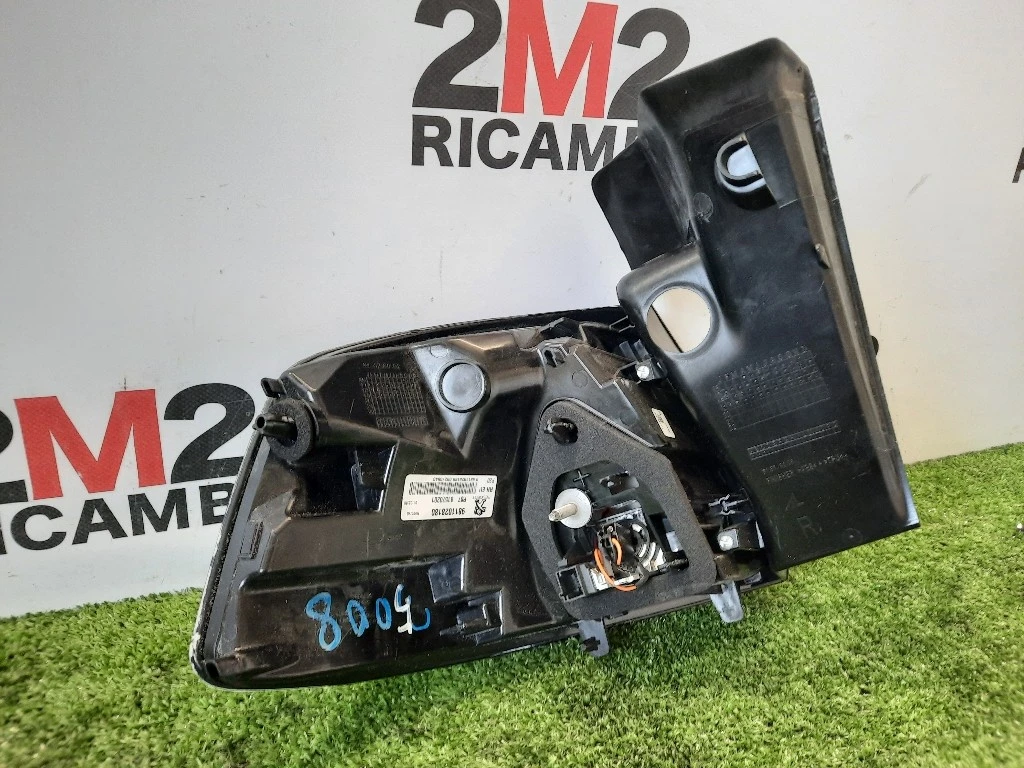 Fanale EST POST DX 9811028180 Peugeot 5008 II 2017