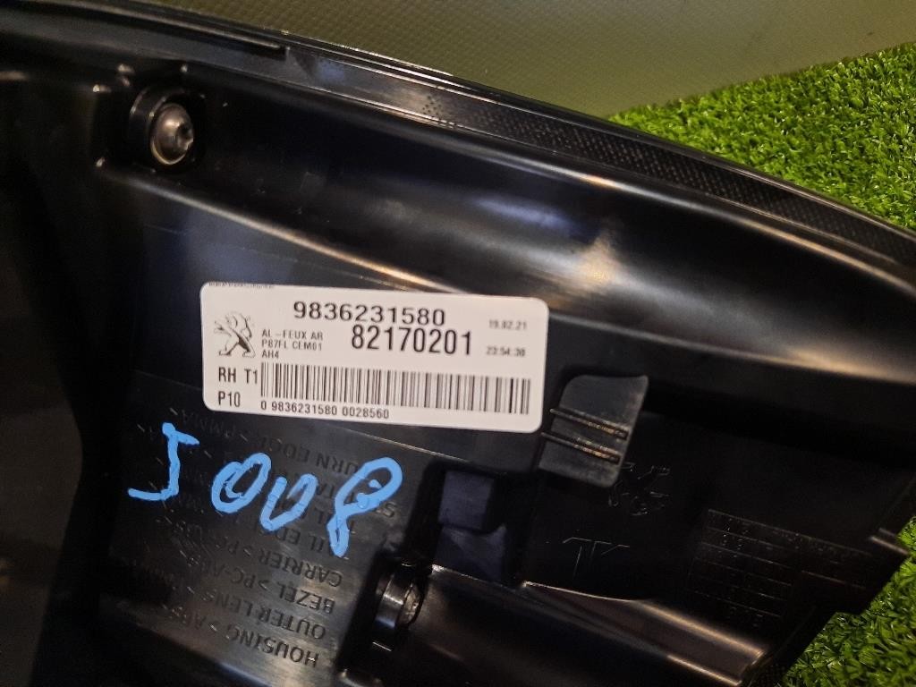 Fanale EST POST DX 9836231580 RESTYLING Peugeot 5008 II 2017