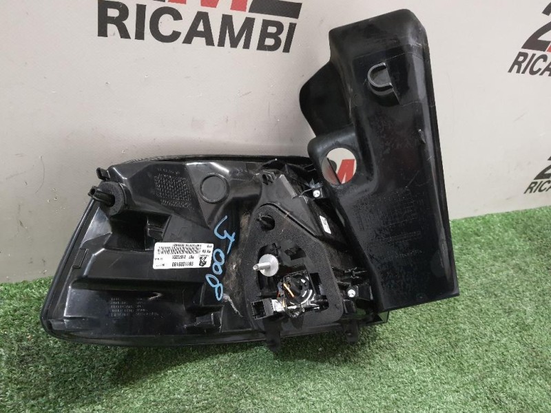 Fanale EST POST DX 9811028180 Peugeot 5008 II 2017