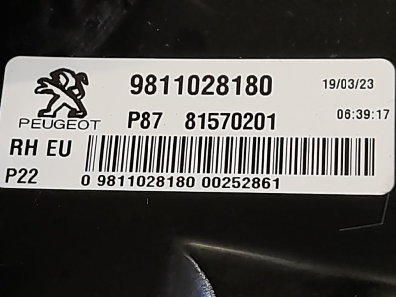 Fanale EST POST DX 9811028180 Peugeot 5008 II 2017