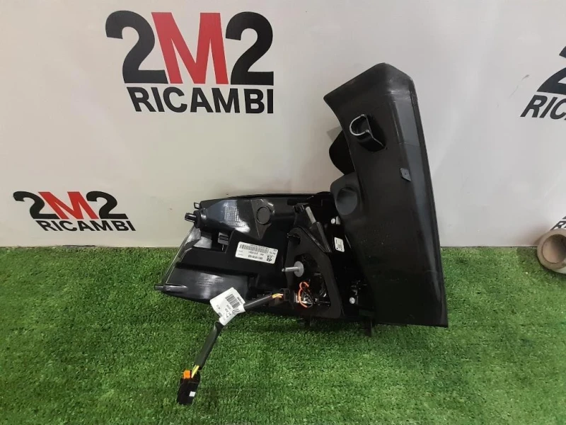 Fanale EST POST DX 9811028180 Peugeot 5008 II 2017