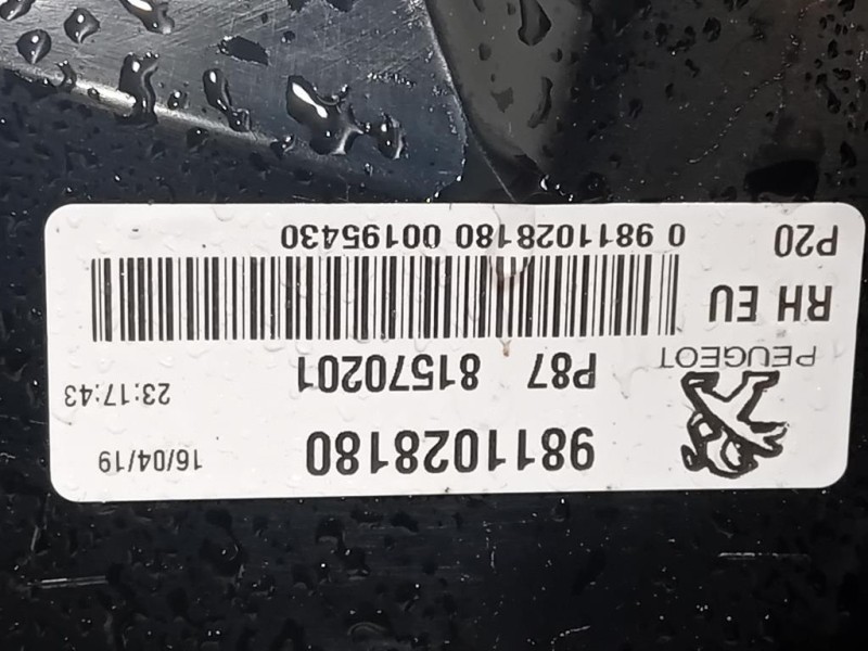 Fanale EST POST DX 9811028180 Peugeot 5008 II 2017