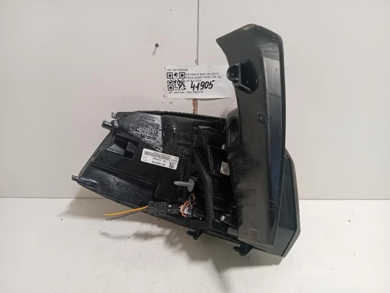 Fanale EST POST DX 9811028180 Peugeot 5008 II 2017