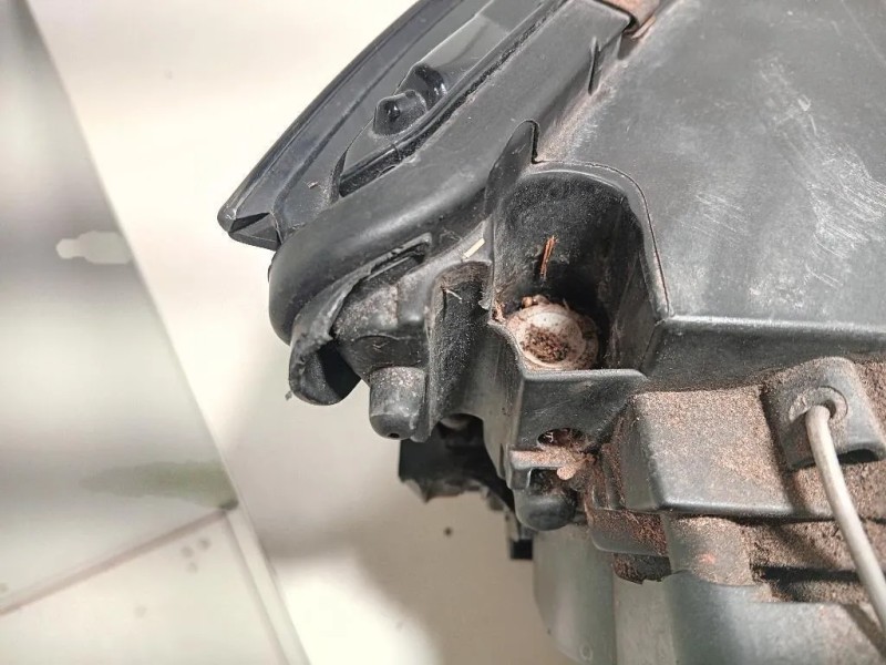 Proiettore ANT SX 8J0 941 003 N DANNI IN FOTO Audi TT 8J3 2010