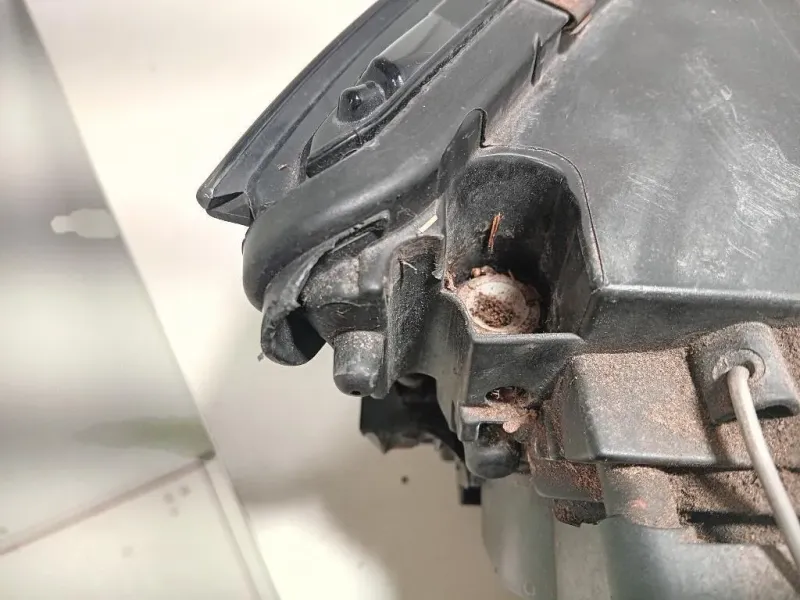 Proiettore ANT SX 8J0 941 003 N DANNI IN FOTO Audi TT 8J3 2010