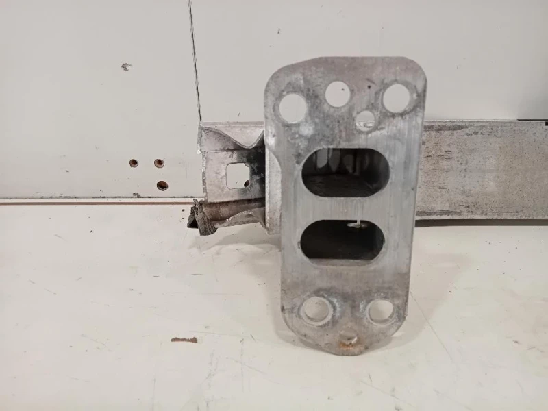 Traversa Paraurti ANT 51805761 Alfa Romeo Giulietta 2010