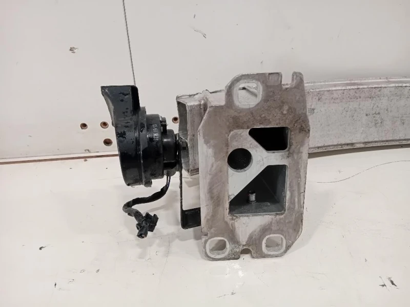 Traversa Paraurti ANT 8U0807109C Audi Q3 8UB 2012