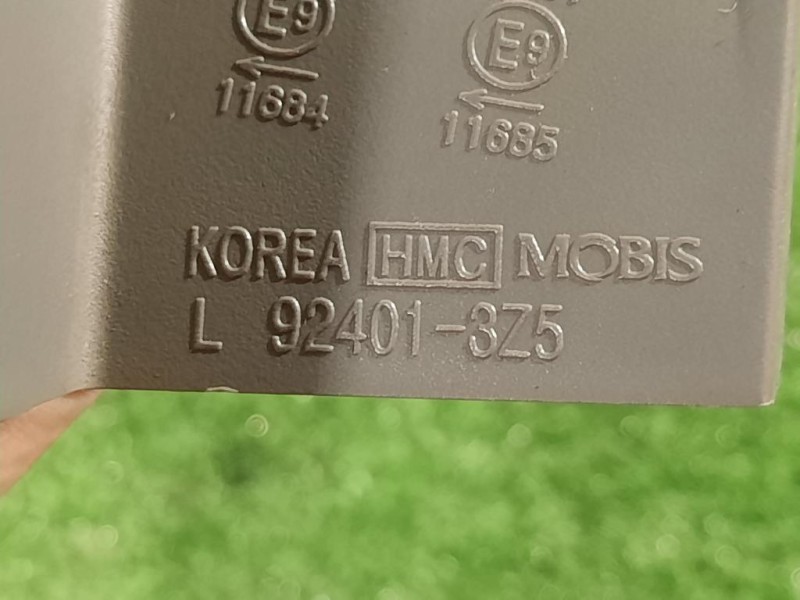 Fanale EST POST SX 92401-3Z3 Hyundai I40 2012