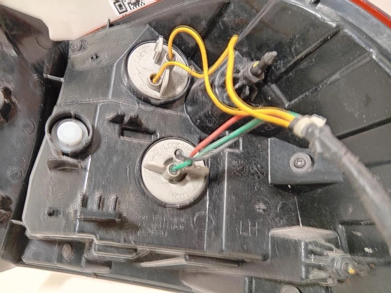 Fanale EST POST SX 92401-1W2 Kia RIO III 2012