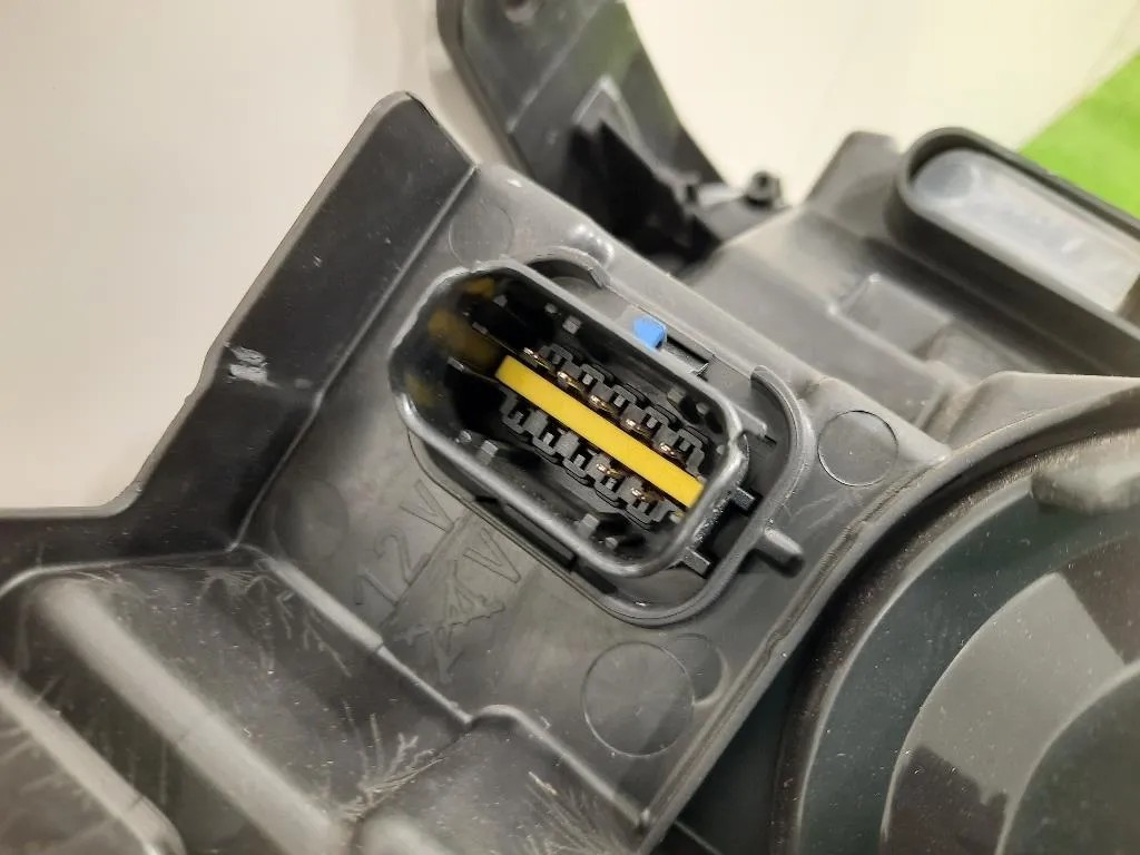 Proiettore ANT SX 260602465R Dacia Duster II 2018