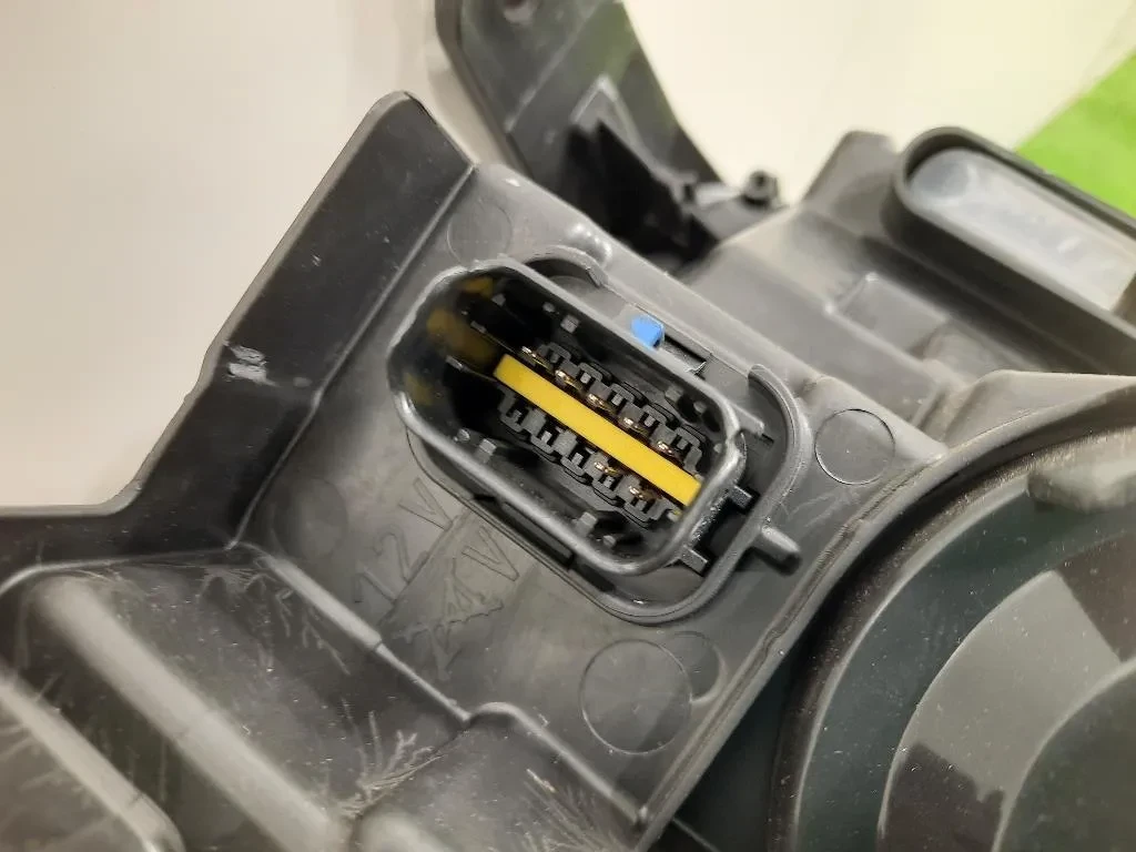 Proiettore ANT SX 260602465R Dacia Duster II 2018