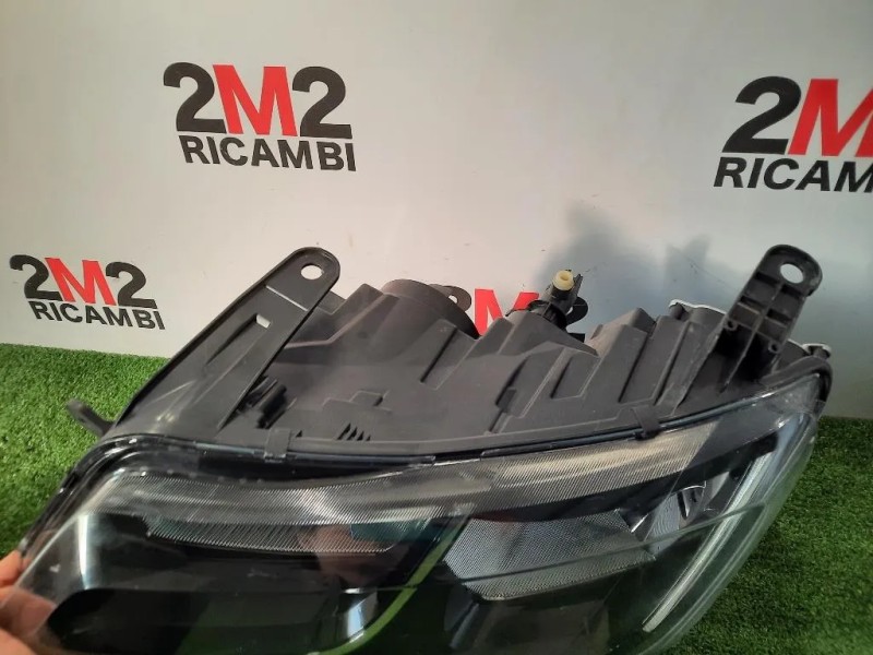 Proiettore ANT SX 260609367R Dacia Duster II 2018