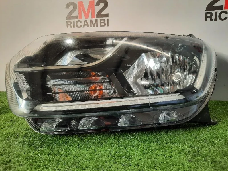 Proiettore ANT SX 260609367R Dacia Duster II 2018